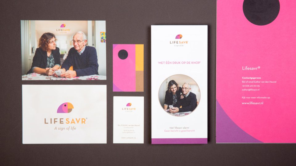 ouderen - salvidas - app - visuele identiteit - alarm - infographic - animatie - uitleganimatie - illustraties - sociaal